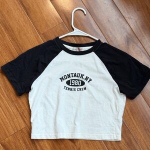 Montauk NY 1980 Tennis Crew Kids Raglan Shirt - Black & White